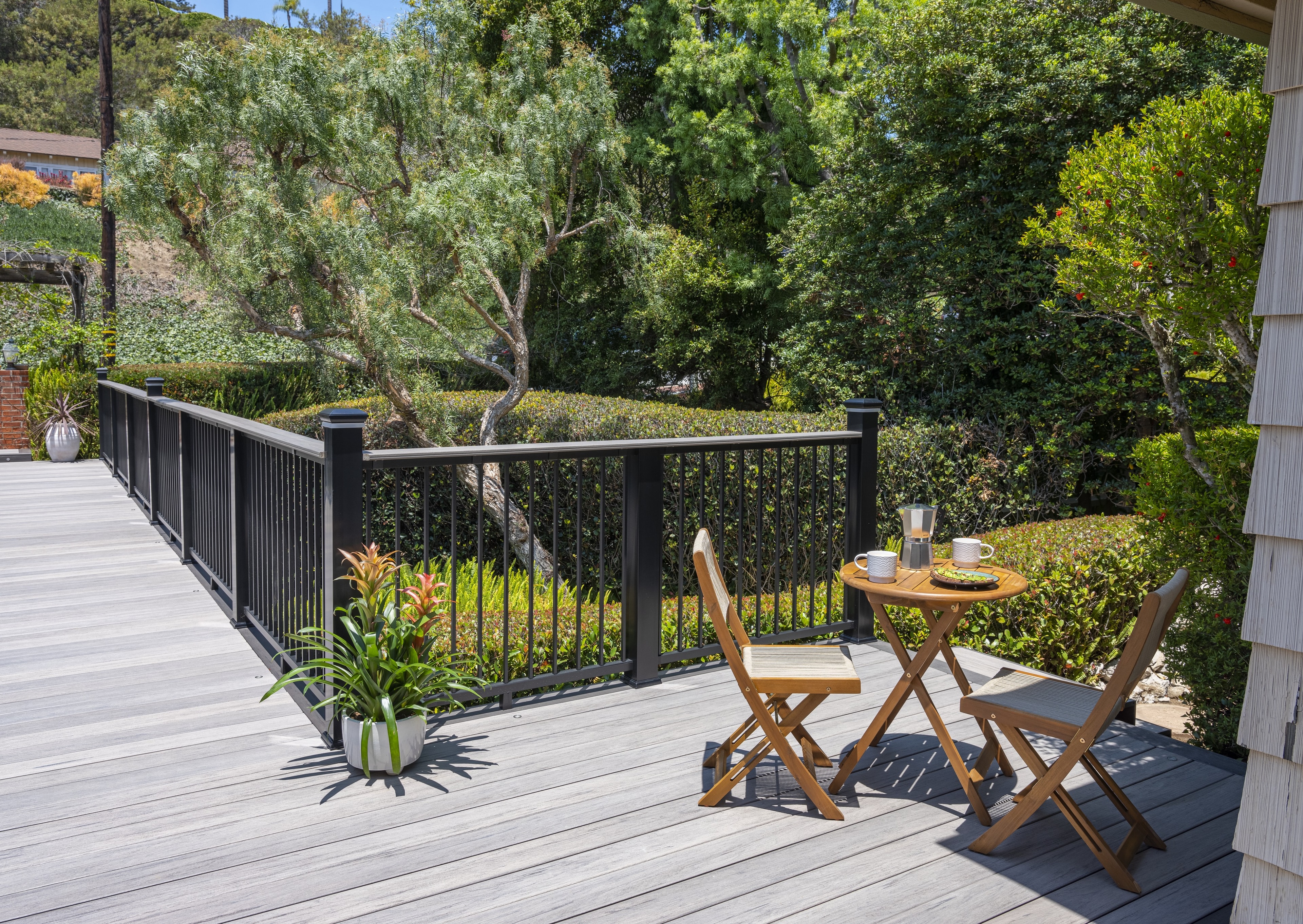 TimberTech Impression Rail Express with Ashwood drink rail